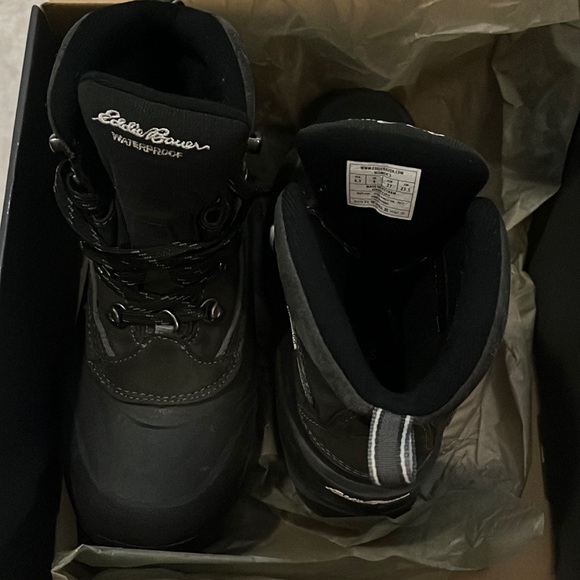 Eddie Bauer Women’s Snowfoil Boots - Picture 4 of 8